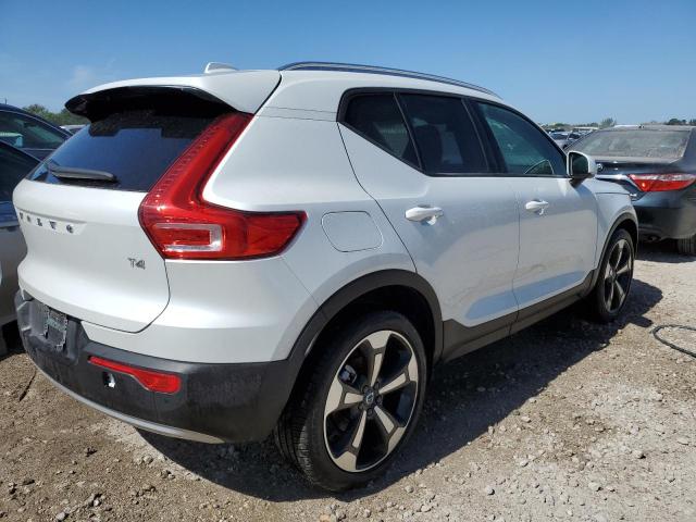 YV4AC2HK1M2546276 - 2021 VOLVO XC40 T4 MOMENTUM WHITE photo 3