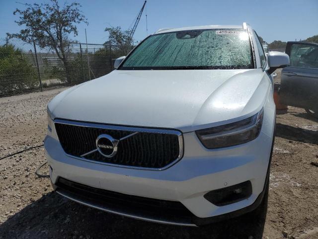 YV4AC2HK1M2546276 - 2021 VOLVO XC40 T4 MOMENTUM WHITE photo 5