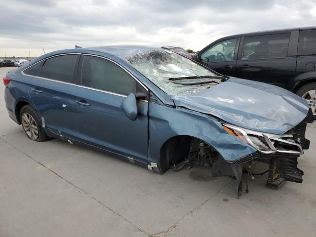 5NPE24AF0HH521096 - 2017 HYUNDAI SONATA SE BLUE photo 4