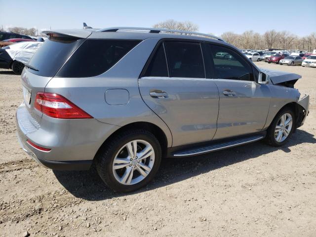 4JGDA5HB3CA000859 - 2012 MERCEDES-BENZ ML 350 4MATIC SILVER photo 3