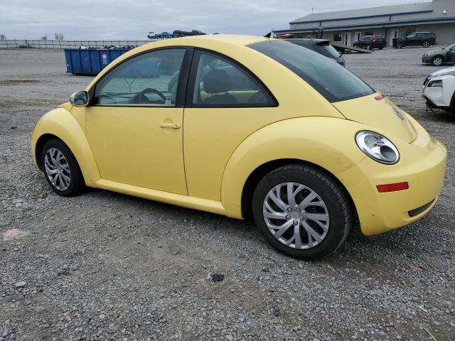 3VWPG3AG7AM005926 - 2010 VOLKSWAGEN NEW BEETLE YELLOW photo 2