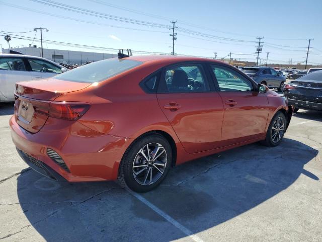 3KPF24AD9NE432940 - 2022 KIA FORTE FE ORANGE photo 3