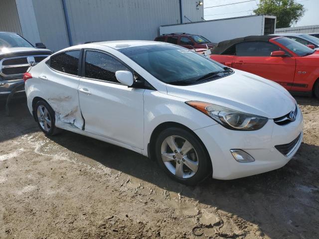 5NPDH4AE2DH387400 - 2013 HYUNDAI ELANTRA GLS WHITE photo 4