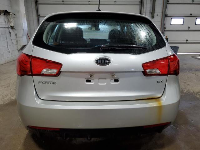 KNAFU5A28B5333982 - 2011 KIA FORTE EX SILVER photo 6