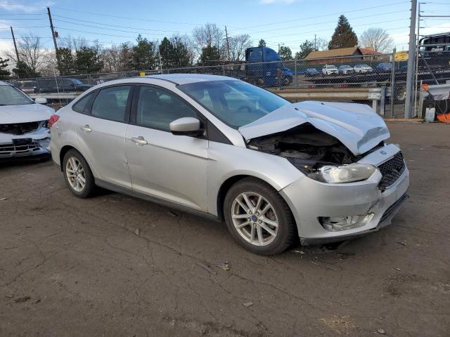 1FADP3F22JL230412 - 2018 FORD FOCUS SE SILVER photo 4