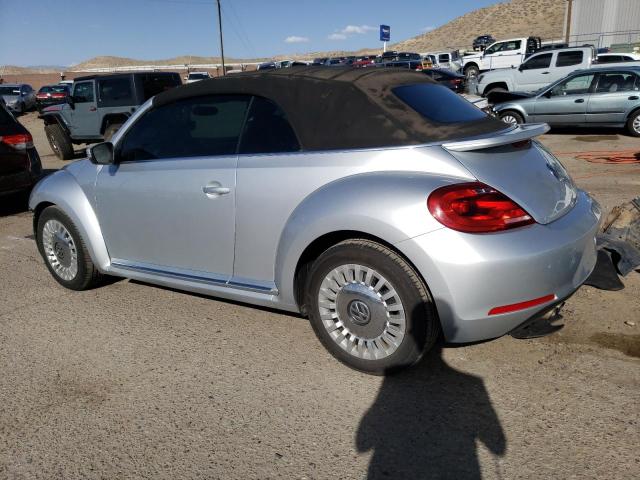 3VW517AT7FM805632 - 2015 VOLKSWAGEN BEETLE 1.8T SILVER photo 2