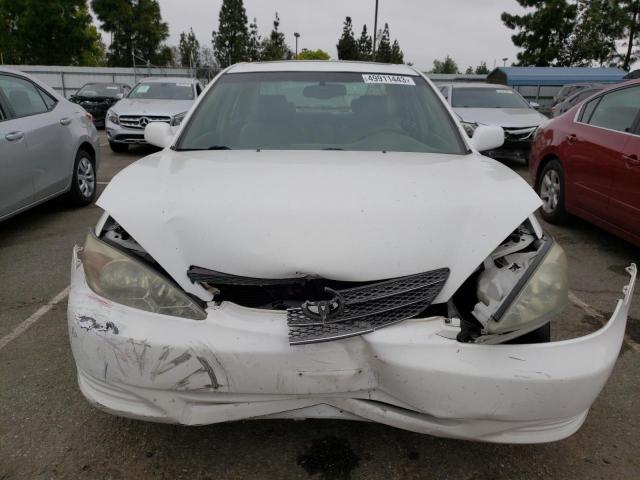 4T1BF30K42U030765 - 2002 TOYOTA CAMRY LE WHITE photo 5