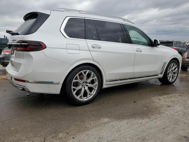 5UX23EM06R9T26075 - 2024 BMW X7 XDRIVE40I WHITE photo 3