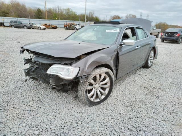 2C3CCAEG0KH613335 - 2019 CHRYSLER 300 LIMITED GRAY photo 2