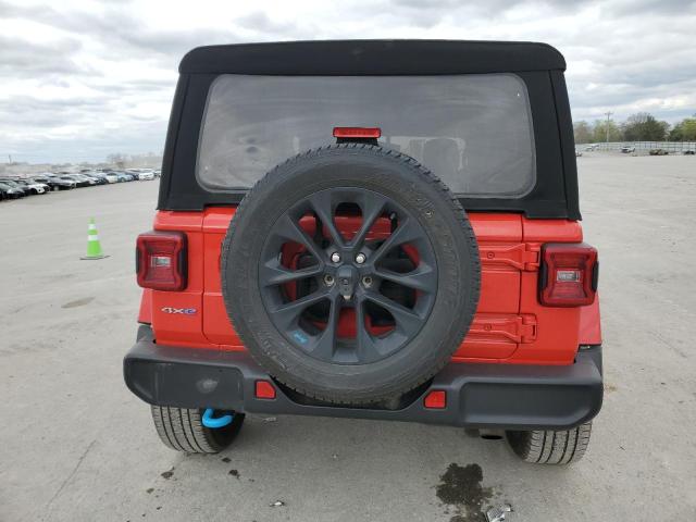 1C4JJXP67NW276118 - 2022 JEEP WRANGLER U SAHARA 4XE RED photo 6