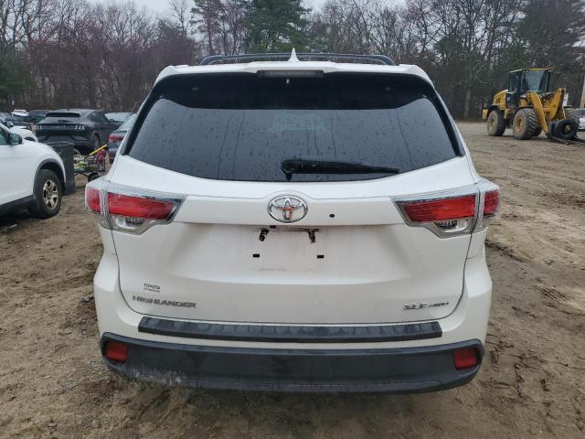 5TDJKRFH5GS334712 - 2016 TOYOTA HIGHLANDER XLE WHITE photo 6
