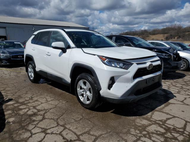 2T3P1RFV5KW072491 - 2019 TOYOTA RAV4 XLE WHITE photo 4