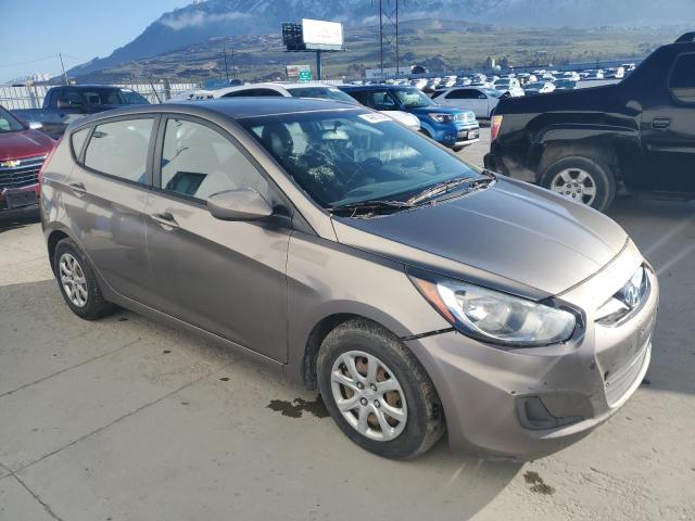 KMHCT5AE2DU068306 - 2013 HYUNDAI ACCENT GLS GRAY photo 4