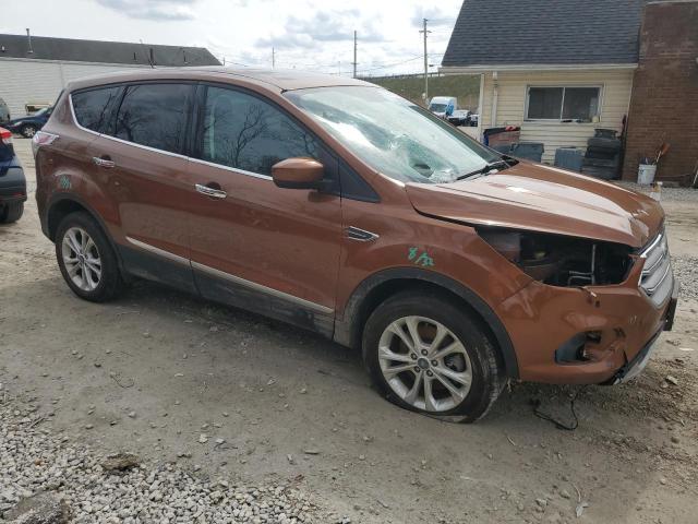 1FMCU9G97HUA15699 - 2017 FORD ESCAPE SE BROWN photo 4