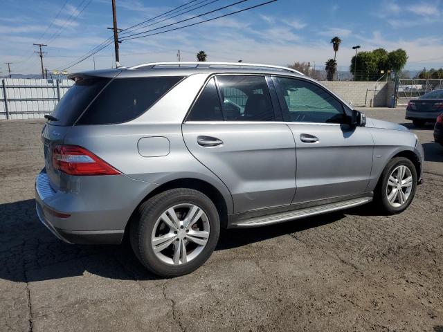 4JGDA5HB8CA054819 - 2012 MERCEDES-BENZ ML 350 4MATIC SILVER photo 3