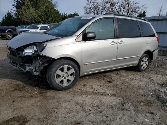 2004 TOYOTA SIENNA CE, 