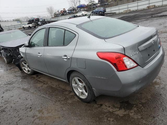 3N1CN7APXCL892416 - 2012 NISSAN VERSA S GRAY photo 2