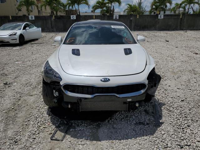 KNAE25LA6J6028334 - 2018 KIA STINGER PREMIUM WHITE photo 5