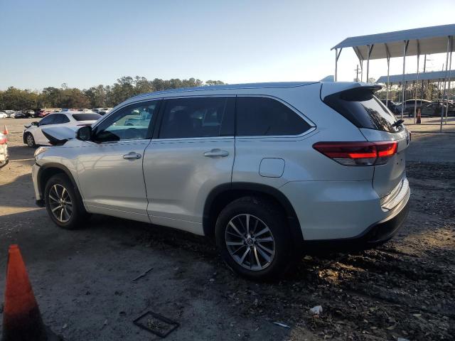 5TDJZRFH5JS559473 - 2018 TOYOTA HIGHLANDER SE Ақ фото 2