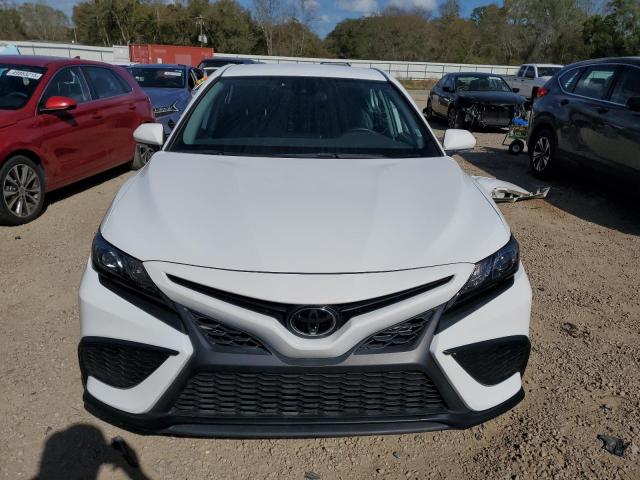 4T1G11AK5PU100627 - 2023 TOYOTA CAMRY SE NIGHT SHADE WHITE photo 5