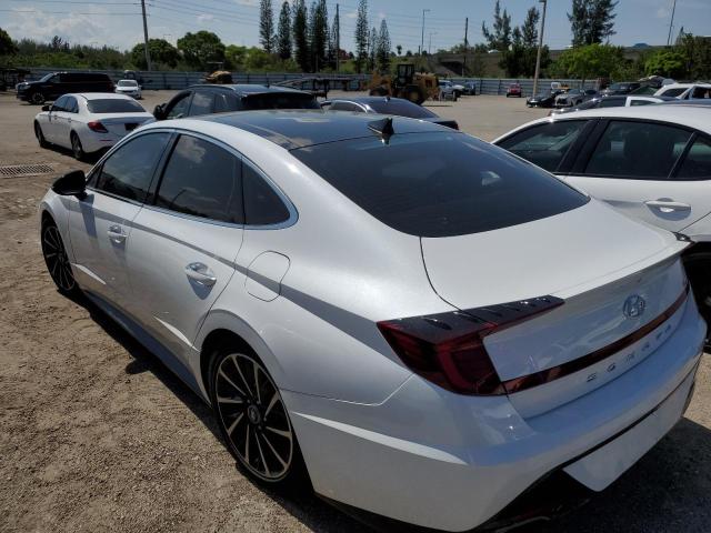 5NPEJ4J22LH025726 - 2020 HYUNDAI SONATA SEL PLUS WHITE photo 2