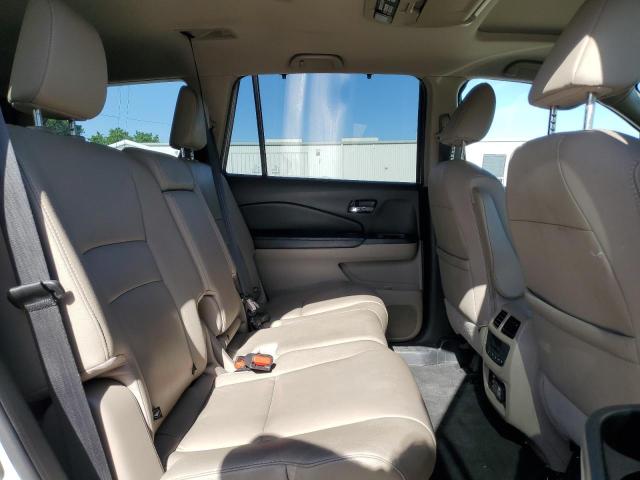 5FNYF5H99HB024974 - 2017 HONDA PILOT TOURING WHITE photo 11