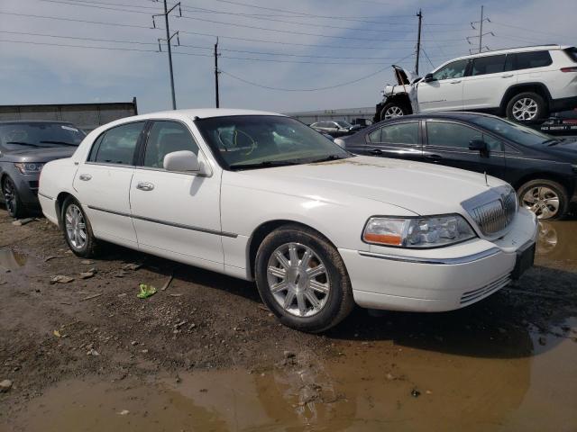 2LNBL8CV6BX755966 - 2011 LINCOLN TOWN CAR SIGNATURE LIMITED WHITE photo 4