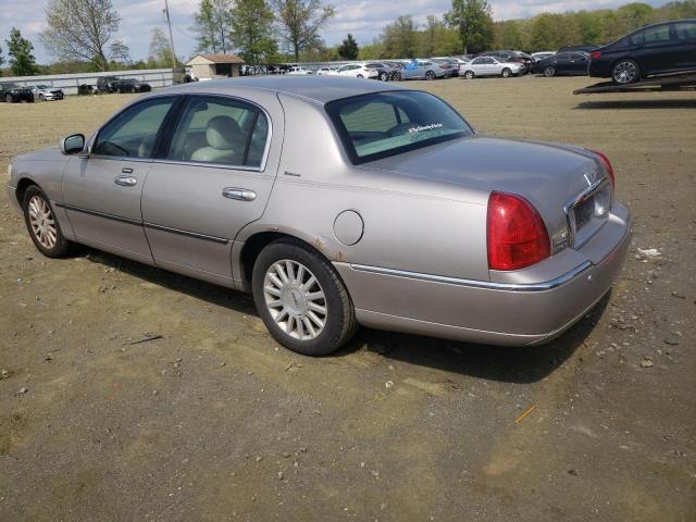 1LNHM81W33Y672872 - 2003 LINCOLN TOWN CAR EXECUTIVE SILVER photo 2