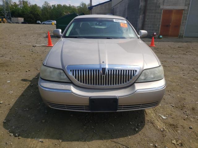 1LNHM81W33Y672872 - 2003 LINCOLN TOWN CAR EXECUTIVE SILVER photo 5
