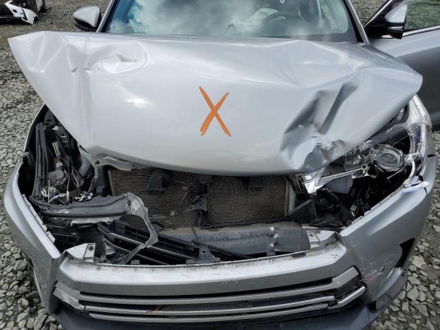 5TDJZRFH2KS572294 - 2019 TOYOTA HIGHLANDER SE SILVER photo 12