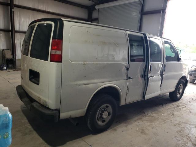 1GCWGAFG2H1158698 - 2017 CHEVROLET EXPRESS G2 WHITE photo 3