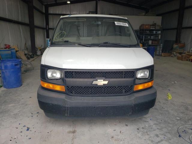 1GCWGAFG2H1158698 - 2017 CHEVROLET EXPRESS G2 WHITE photo 5