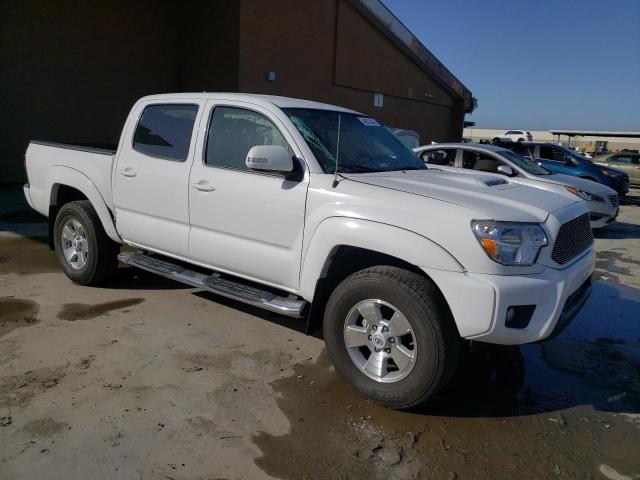 3TMJU4GN6FM189650 - 2015 TOYOTA TACOMA DOUBLE CAB PRERUNNER WHITE photo 4