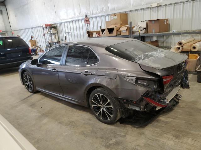 4T1B11HK9JU063721 - 2018 TOYOTA CAMRY L GRAY photo 2