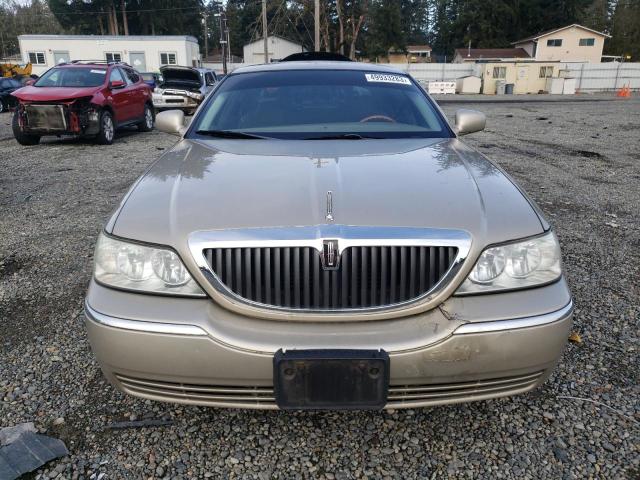 1LNHM83W24Y662820 - 2004 LINCOLN TOWN CAR ULTIMATE BEIGE photo 5