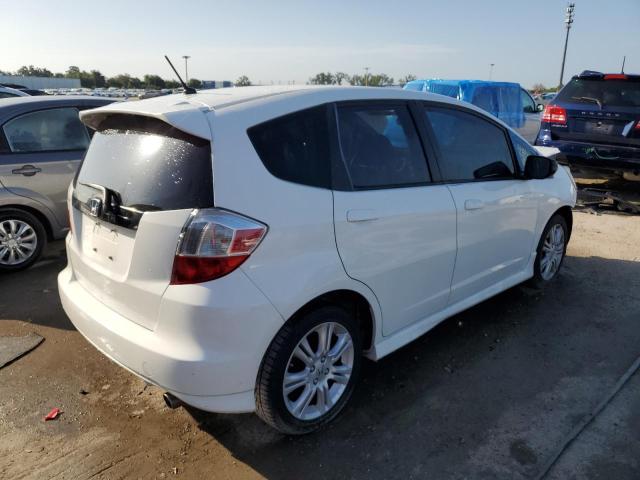 JHMGE8H54BS006050 - 2011 HONDA FIT SPORT WHITE photo 3