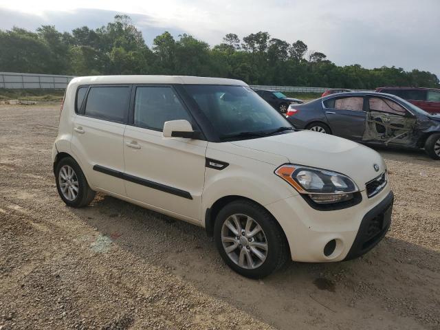 KNDJT2A57D7560256 - 2013 KIA SOUL CREAM photo 4