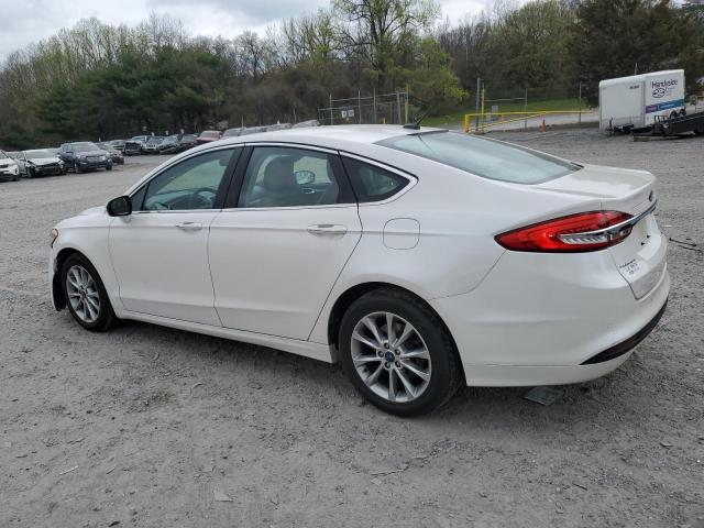 3FA6P0HD0HR261773 - 2017 FORD FUSION SE WHITE photo 2