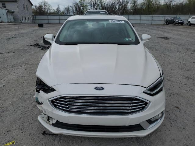 3FA6P0HD0HR261773 - 2017 FORD FUSION SE WHITE photo 5