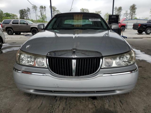 1LNHM83W92Y623378 - 2002 LINCOLN TOWN CARTIER SILVER photo 5