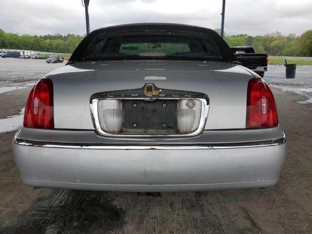 1LNHM83W92Y623378 - 2002 LINCOLN TOWN CARTIER SILVER photo 6