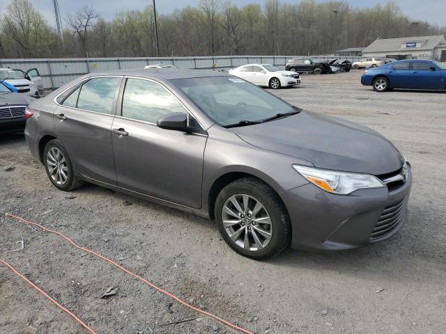 4T1BF1FK0HU711266 - 2017 TOYOTA CAMRY LE GRAY photo 4