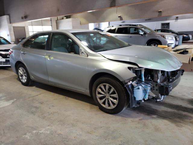 4T4BF1FK3FR445485 - 2015 TOYOTA CAMRY LE SILVER photo 4