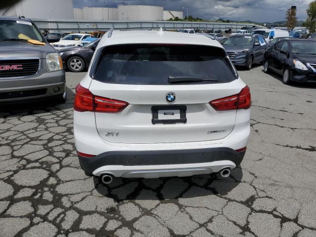 WBXJG9C09M5U35935 - 2021 BMW X1 XDRIVE28I WHITE photo 6