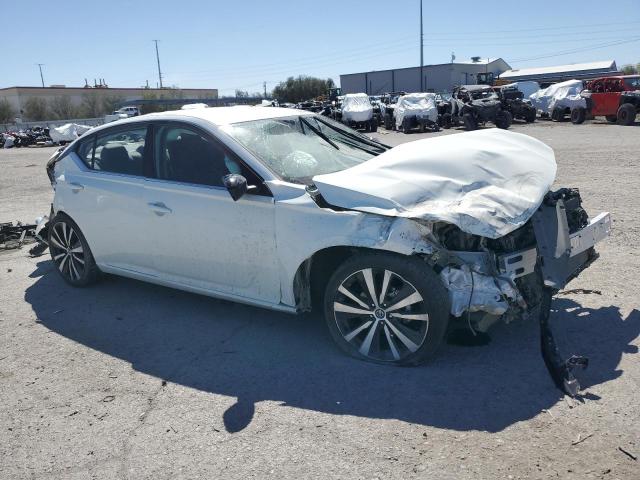 1N4BL4CV5MN409530 - 2021 NISSAN ALTIMA SR WHITE photo 4