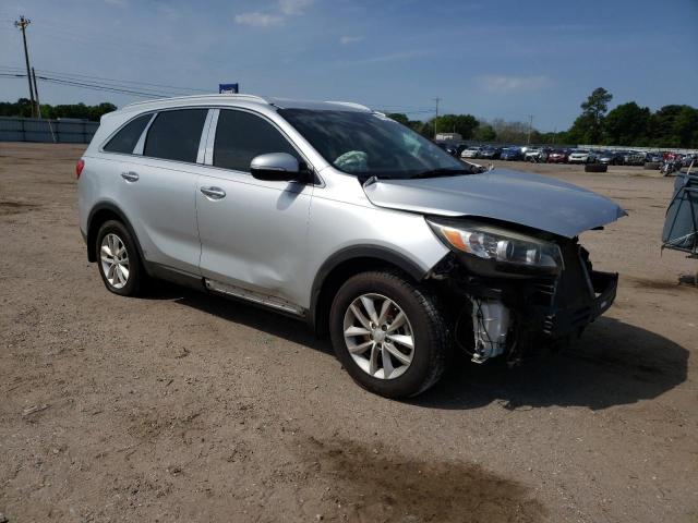 5XYPG4A30HG258342 - 2017 KIA SORENTO LX SILVER photo 4