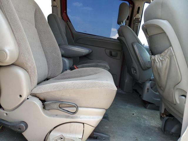 1C4GP45RX5B415475 - 2005 CHRYSLER TOWN & COU შავი ფოტო 11