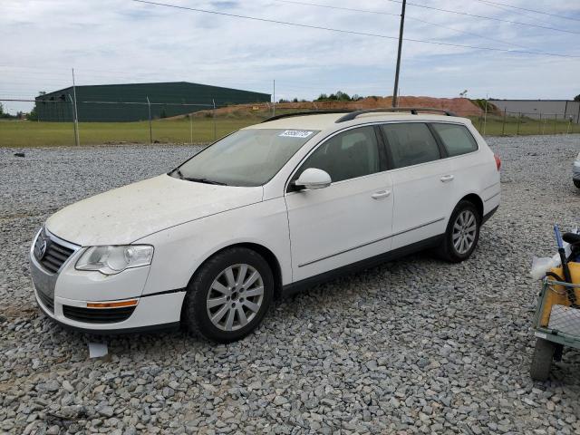 WVWXK73C28E177932 - 2008 VOLKSWAGEN PASSAT WAGON TURBO WHITE photo 1