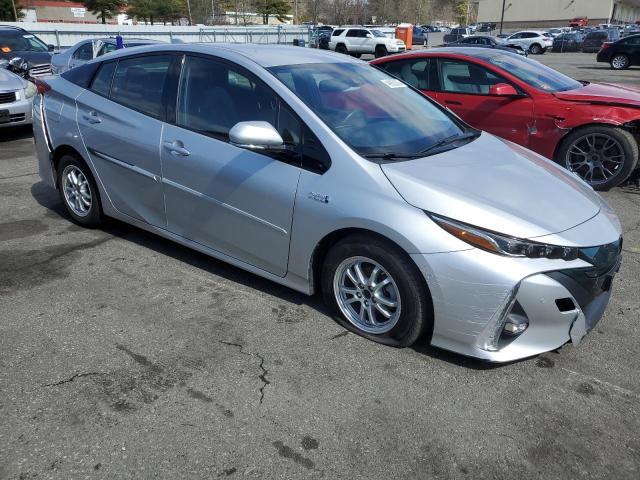 JTDKARFP4H3004187 - 2017 TOYOTA PRIUS PRIM ვერცხლისფერი ფოტო 4
