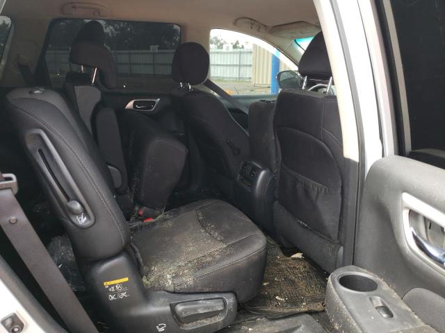 5N1DR2MN8HC671818 - 2017 NISSAN PATHFINDER S 银色 照片 11
